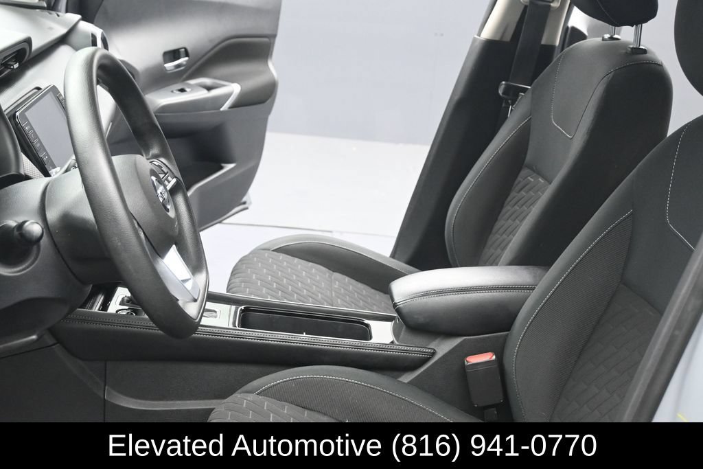 Used 2021 Nissan Kicks SV w/ Interior Electronics Package FWD image 16