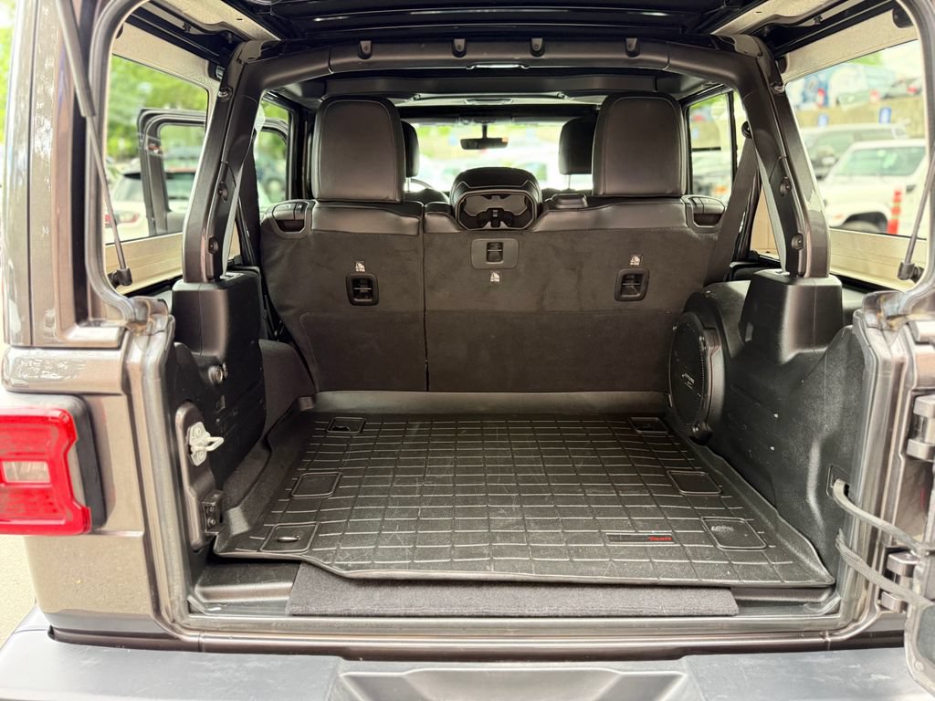 Used 2020 Jeep Wrangler Unlimited Sahara AWD/4WD image 19