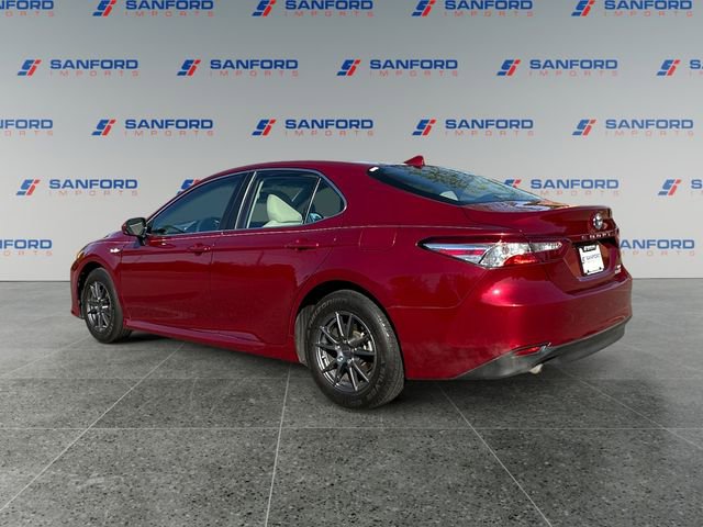 Used 2020 Toyota Camry LE image 3