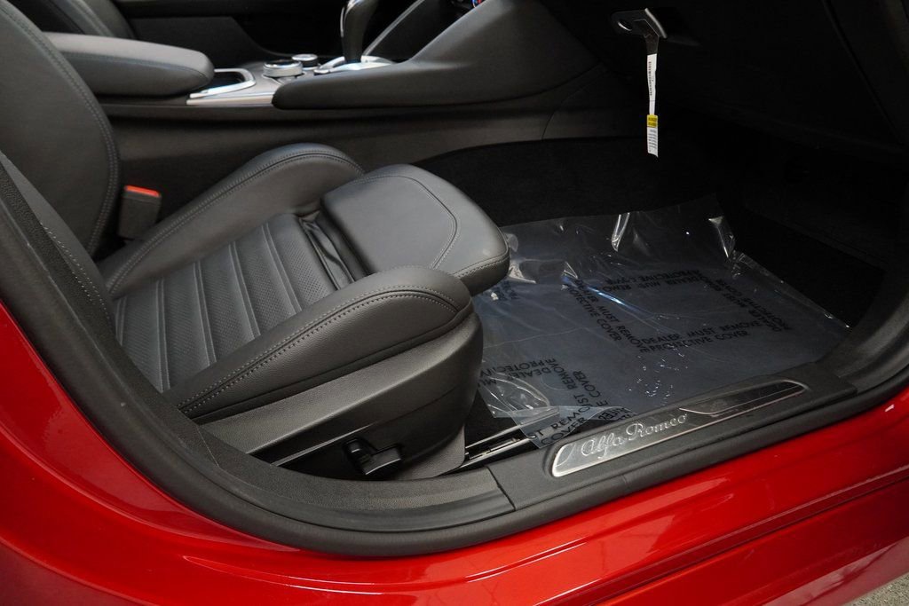 Used 2024 Alfa Romeo Giulia Veloce image 49