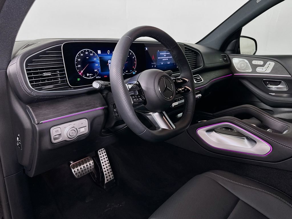 Used 2025 Mercedes-Benz GLS 450 4MATIC image 9