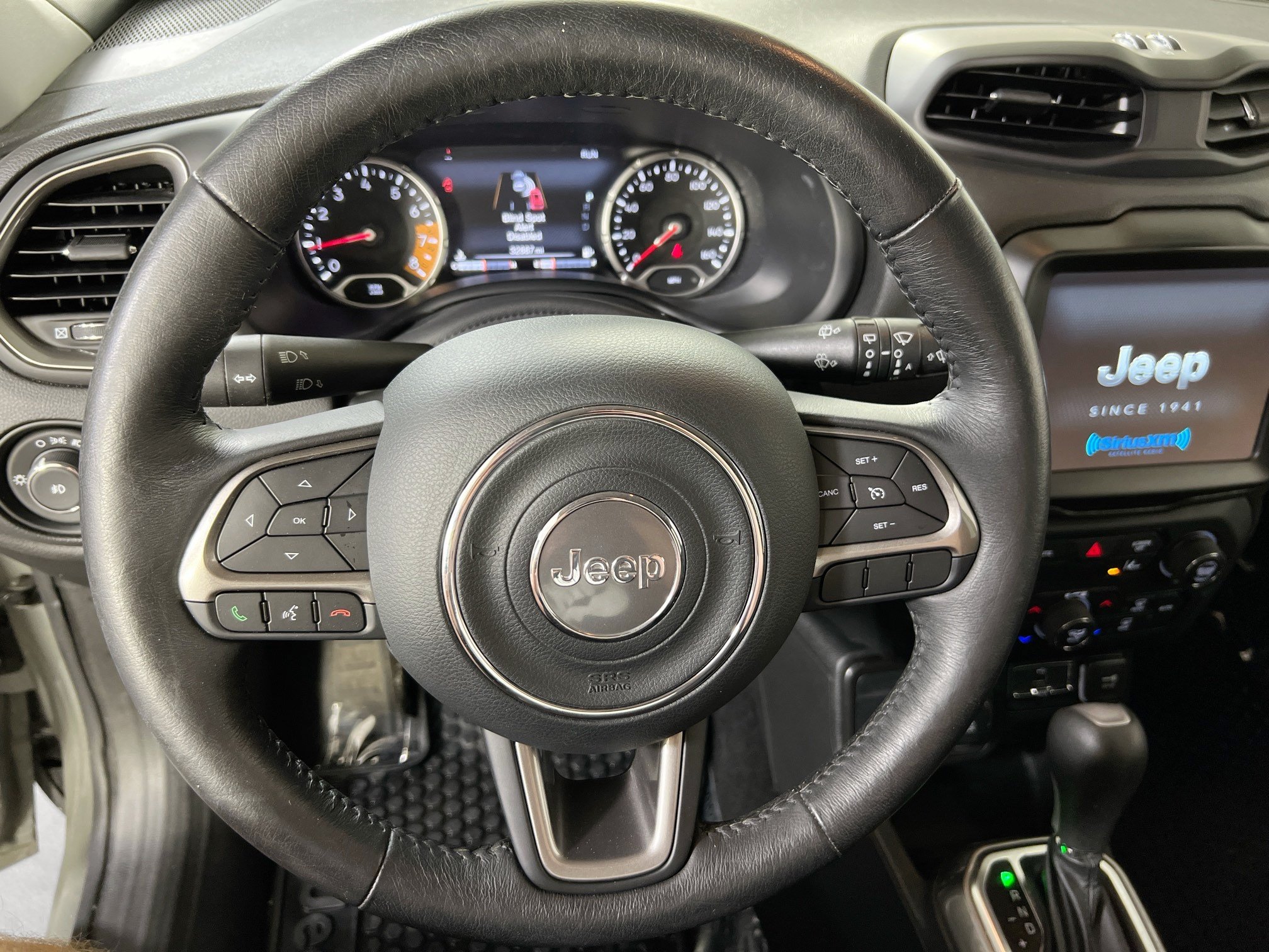 Used 2022 Jeep Renegade Latitude w/ Convenience Group AWD/4WD image 11
