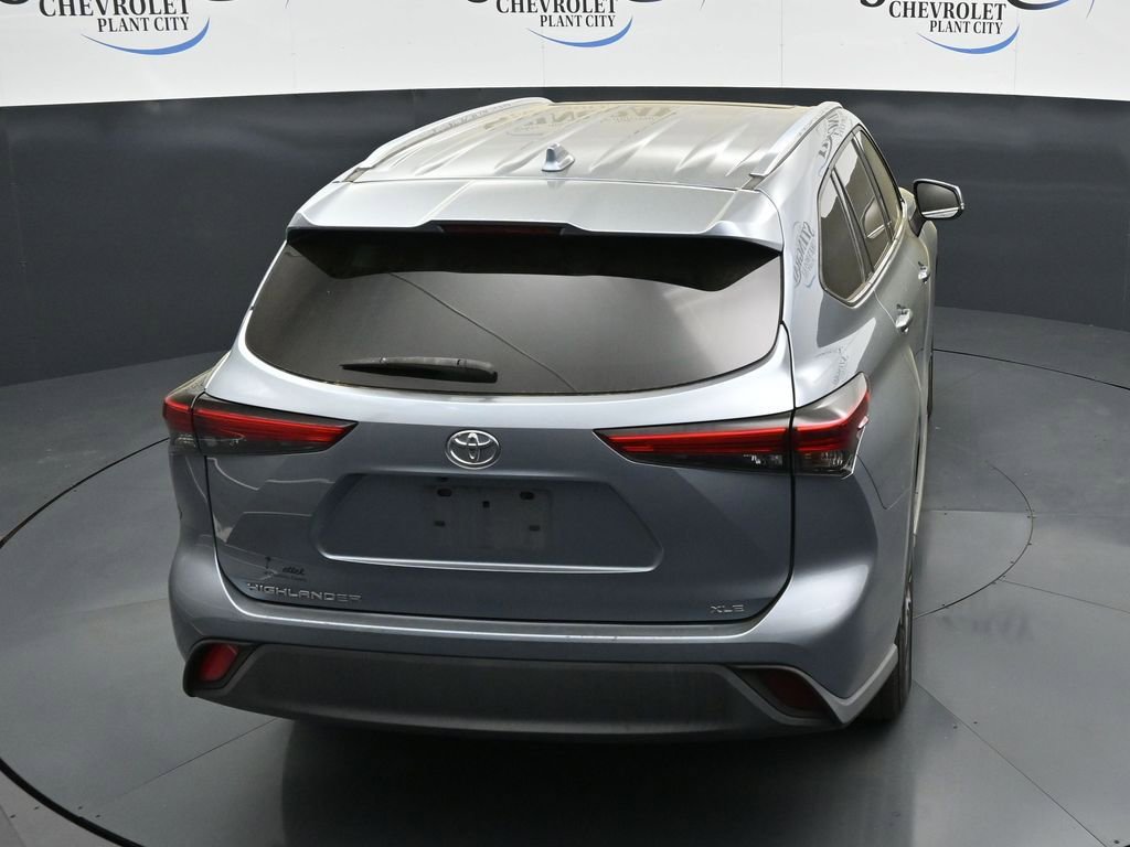 Used 2021 Toyota Highlander XLE image 14