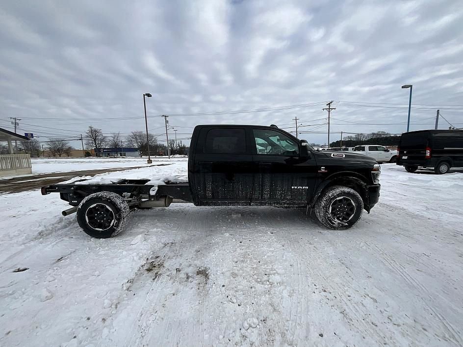 New 2026 RAM 3500 Big Horn w/ Laramie Trim Package AWD/4WD image 4