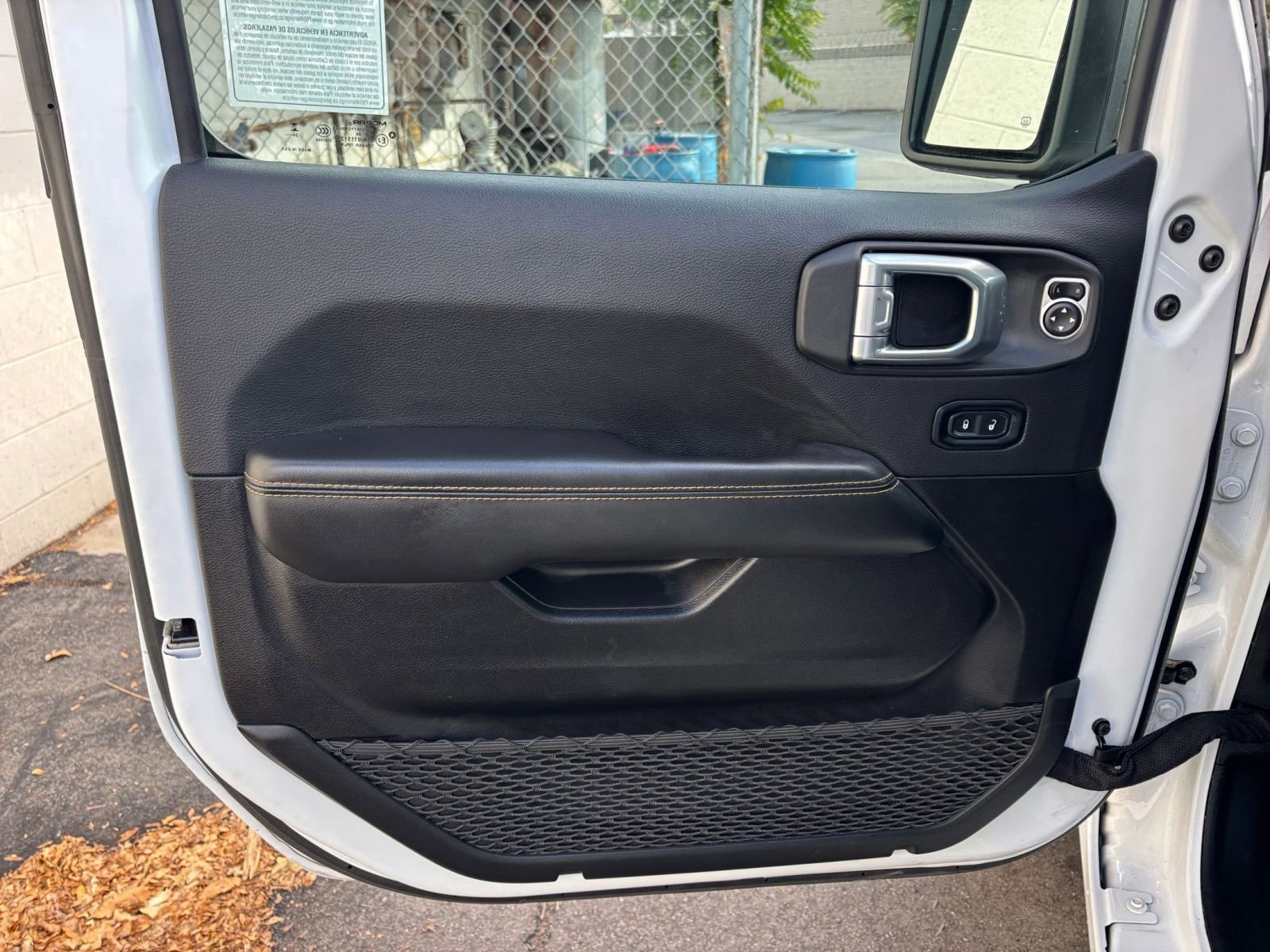 Used 2025 Jeep Wrangler Sahara image 20