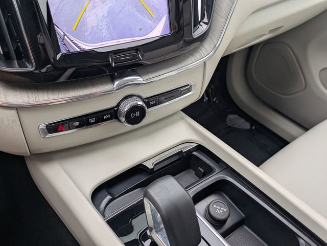 Certified 2023 Volvo XC60 B5 Plus w/ Protection Package Premier AWD/4WD image 23