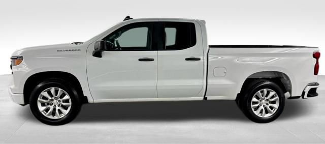Used 2022 Chevrolet Silverado 1500 Custom image 5