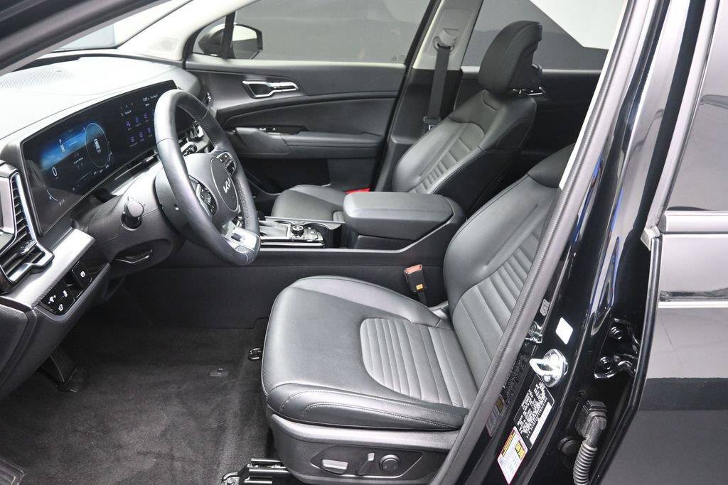 Used 2025 Kia Sportage SX FWD image 18