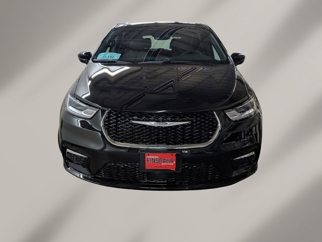 New 2026 Chrysler Pacifica Select image 2