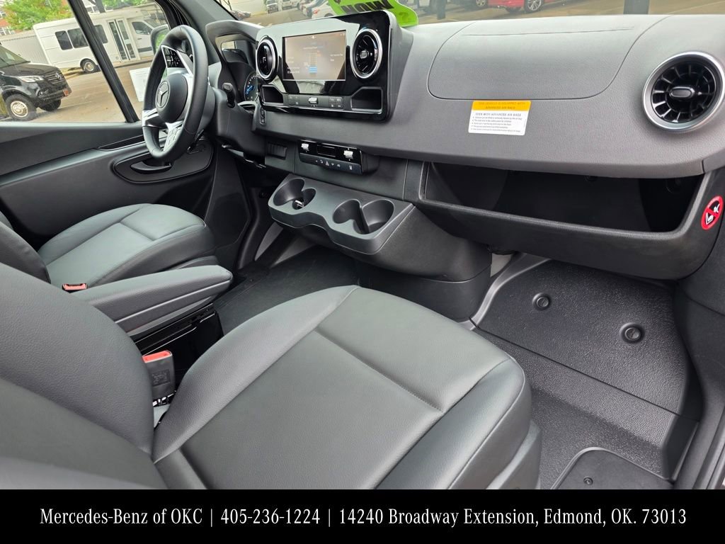 Used 2024 Mercedes-Benz eSprinter 170 Cargo image 15