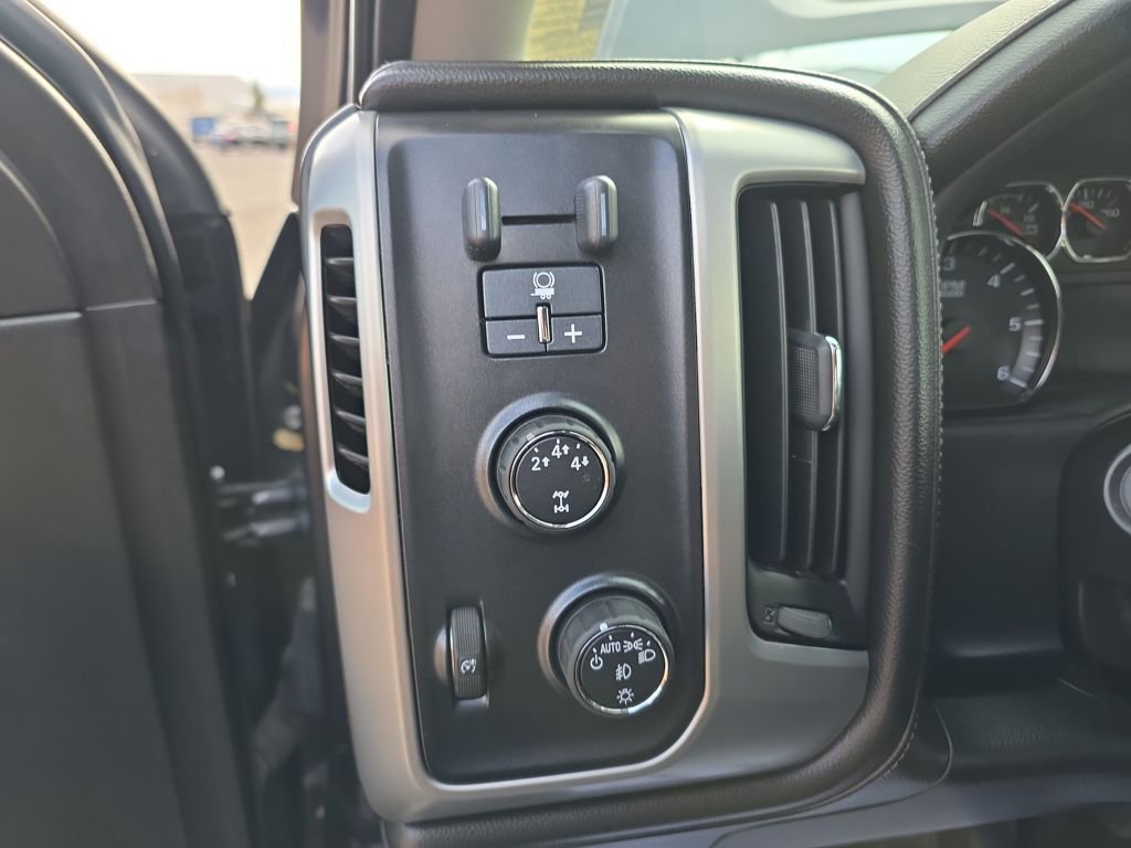 Used 2015 GMC Sierra 2500 SLE w/ SLE Preferred Package image 21