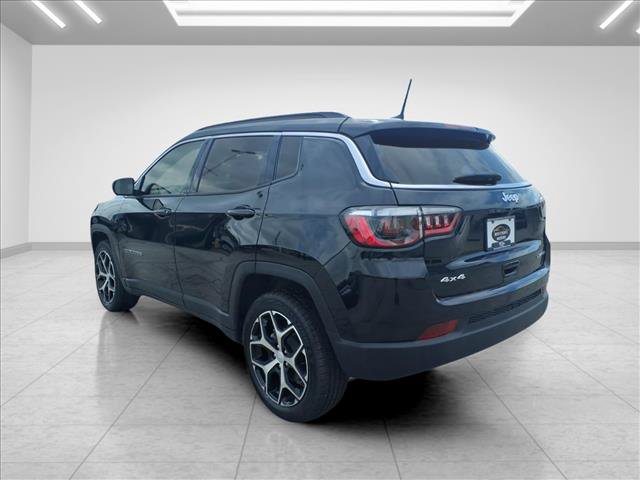 Used 2024 Jeep Compass Limited AWD/4WD image 8