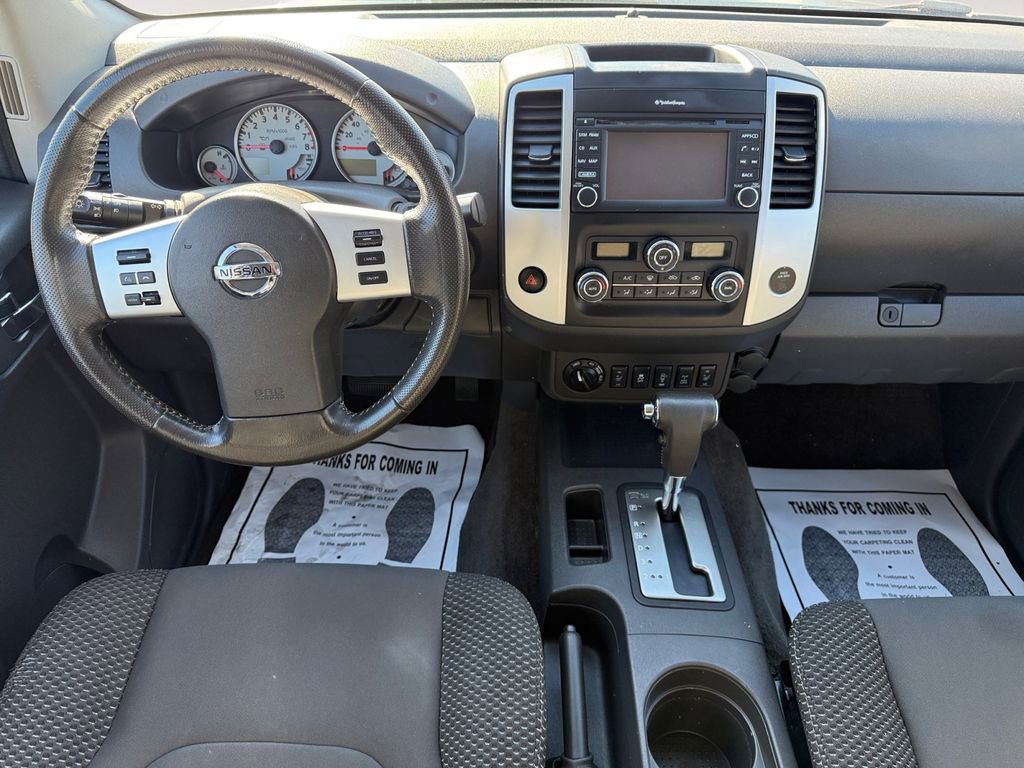Used 2015 Nissan Frontier PRO-4X image 11