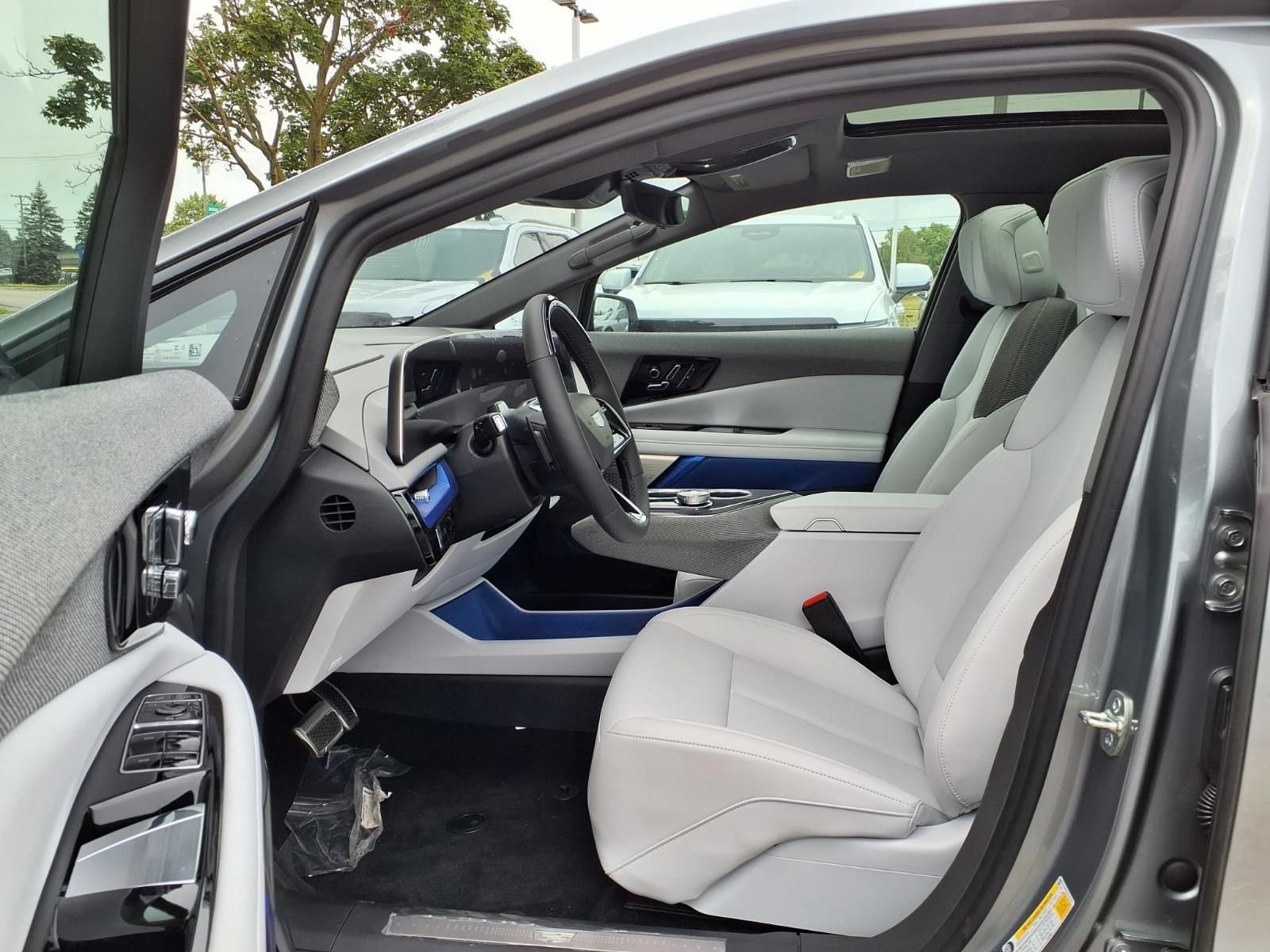 New 2027 Cadillac Optiq Sport w/ LPO, Floor Liner Package AWD/4WD image 15