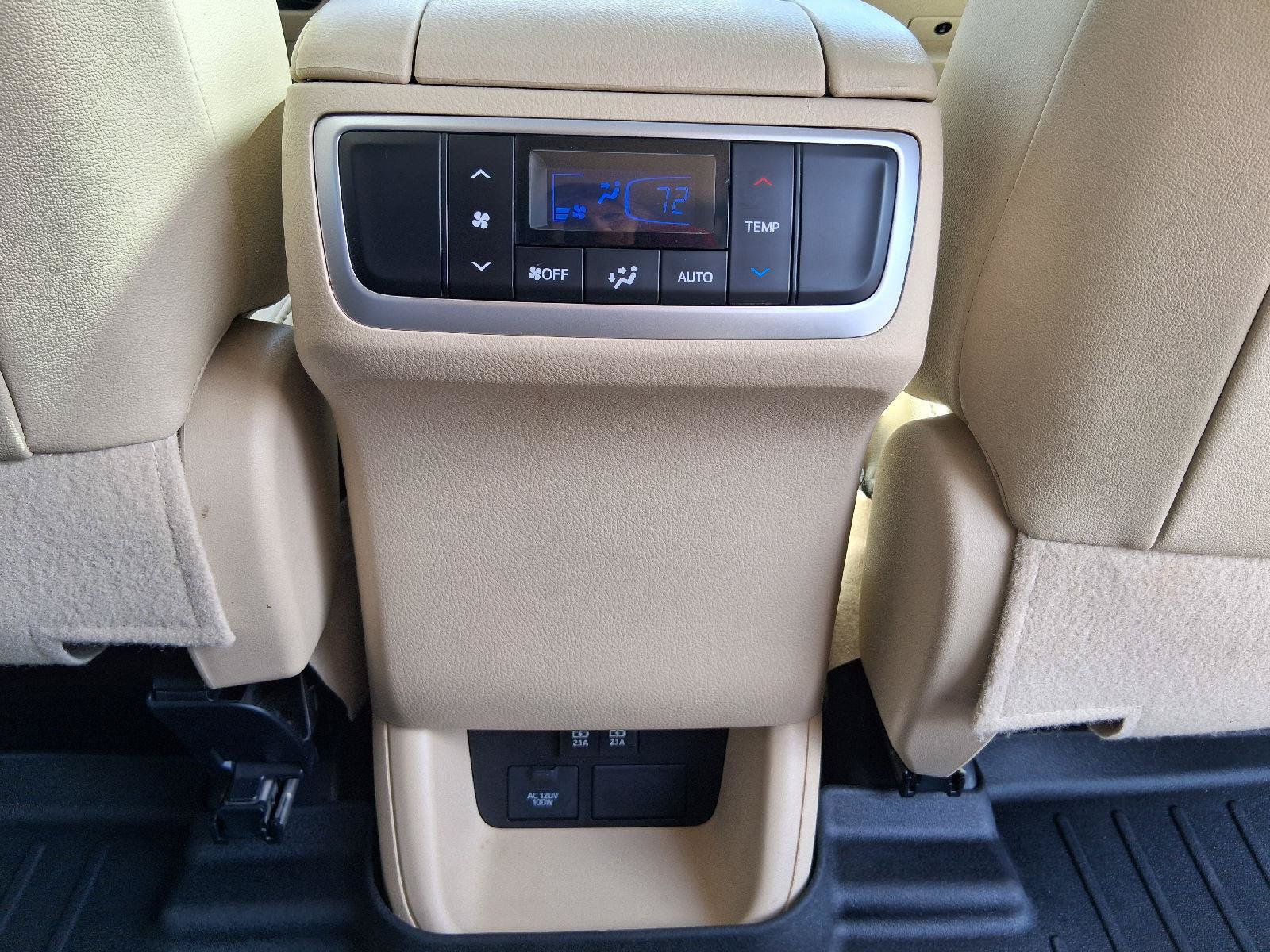 Certified 2017 Toyota Highlander XLE FWD image 27