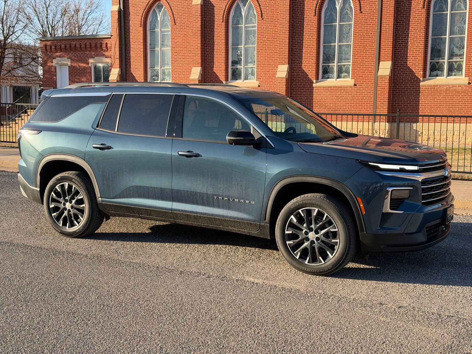 New 2026 Chevrolet Traverse LT w/ Sun and Wheel Package image 2