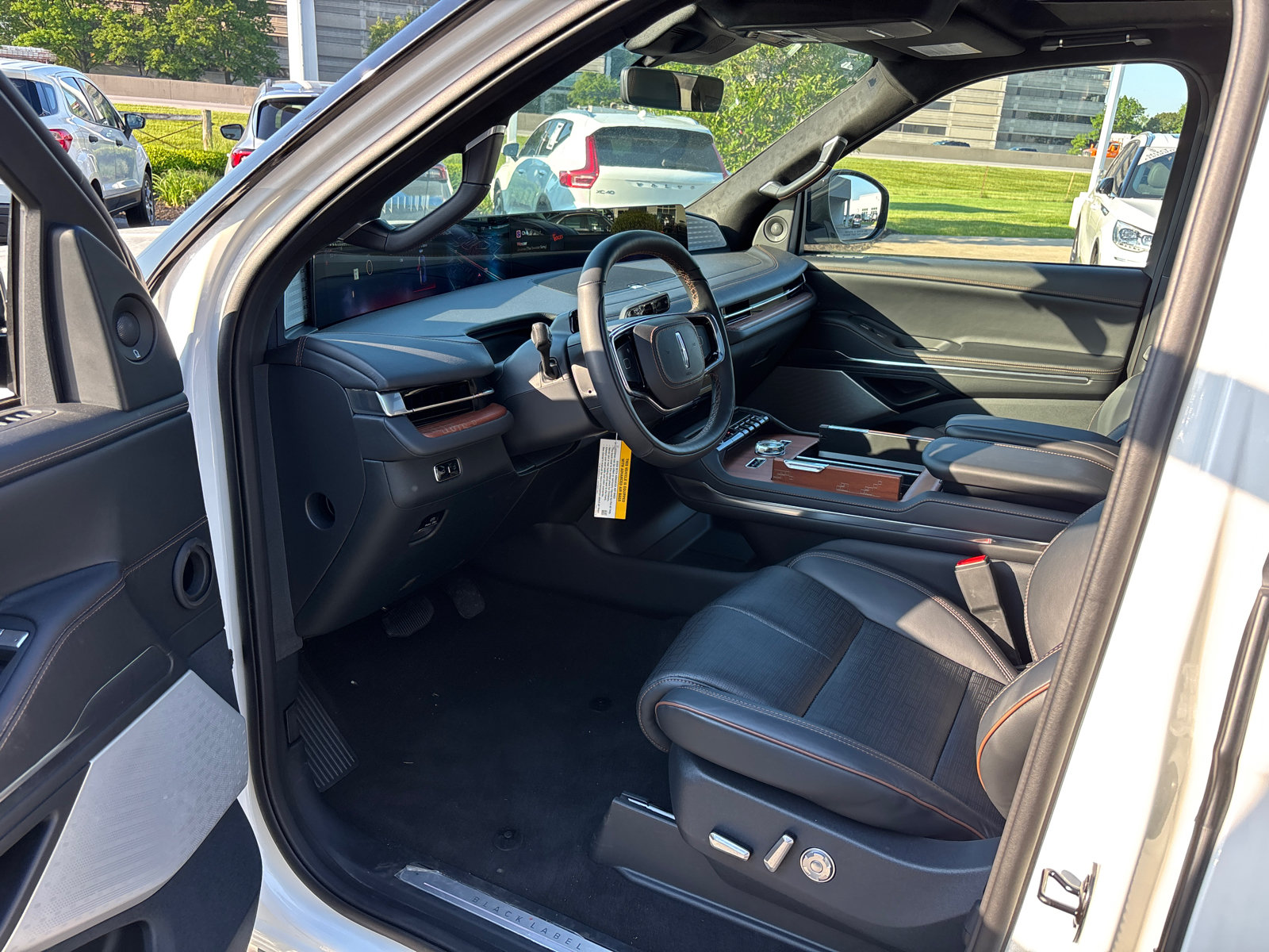 New 2026 Lincoln Navigator Black Label AWD/4WD image 24