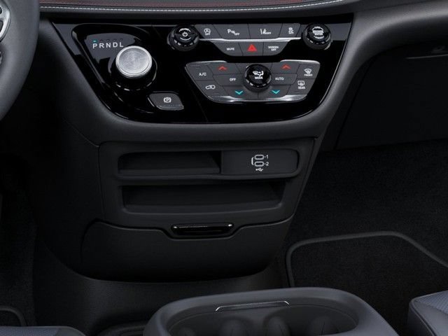 New 2027 Chrysler Pacifica Select AWD/4WD image 24