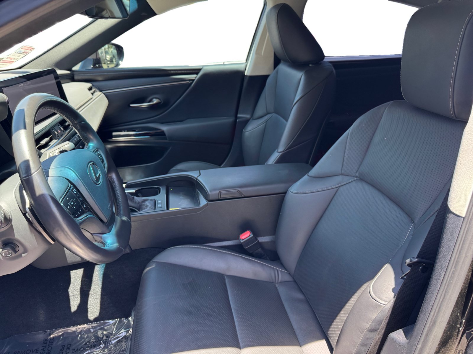 Used 2025 Lexus ES 300h w/ Premium Package FWD image 9