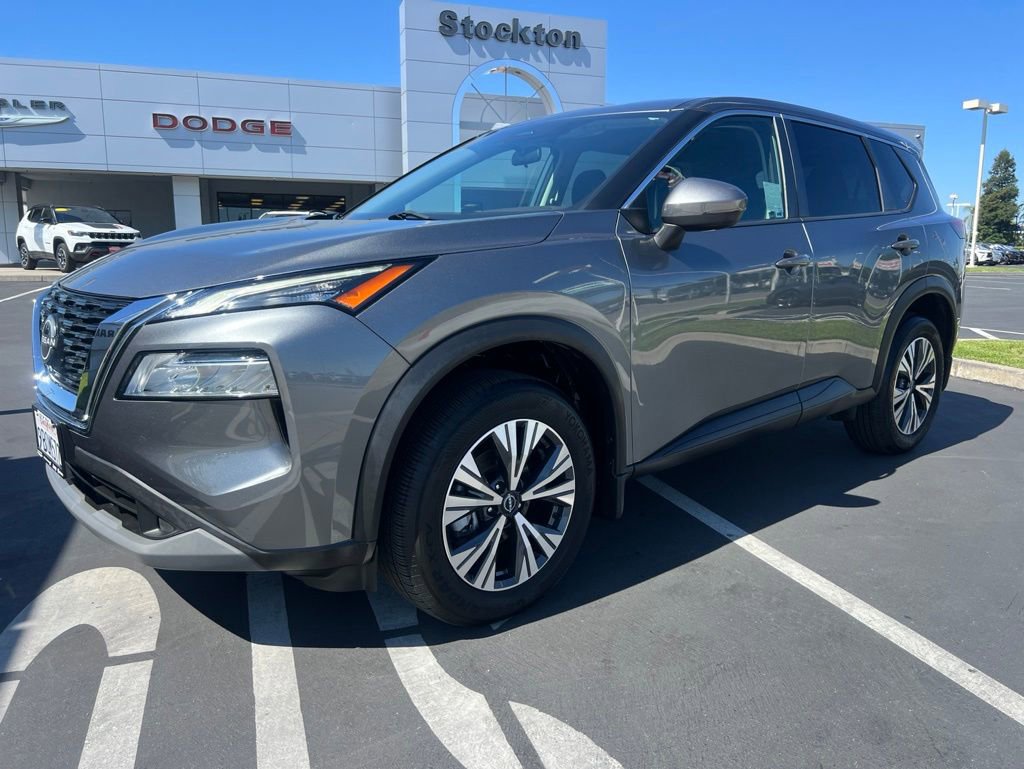 Used 2022 Nissan Rogue SV FWD image 4