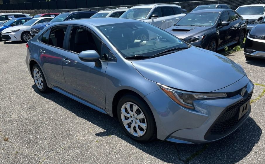Used 2020 Toyota Corolla LE FWD image 3