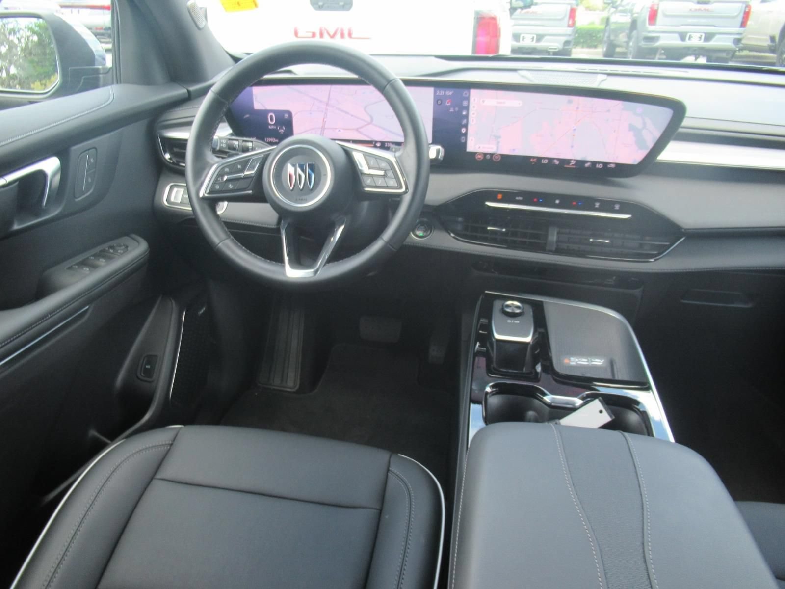Used 2025 Buick Enclave Preferred AWD/4WD image 13