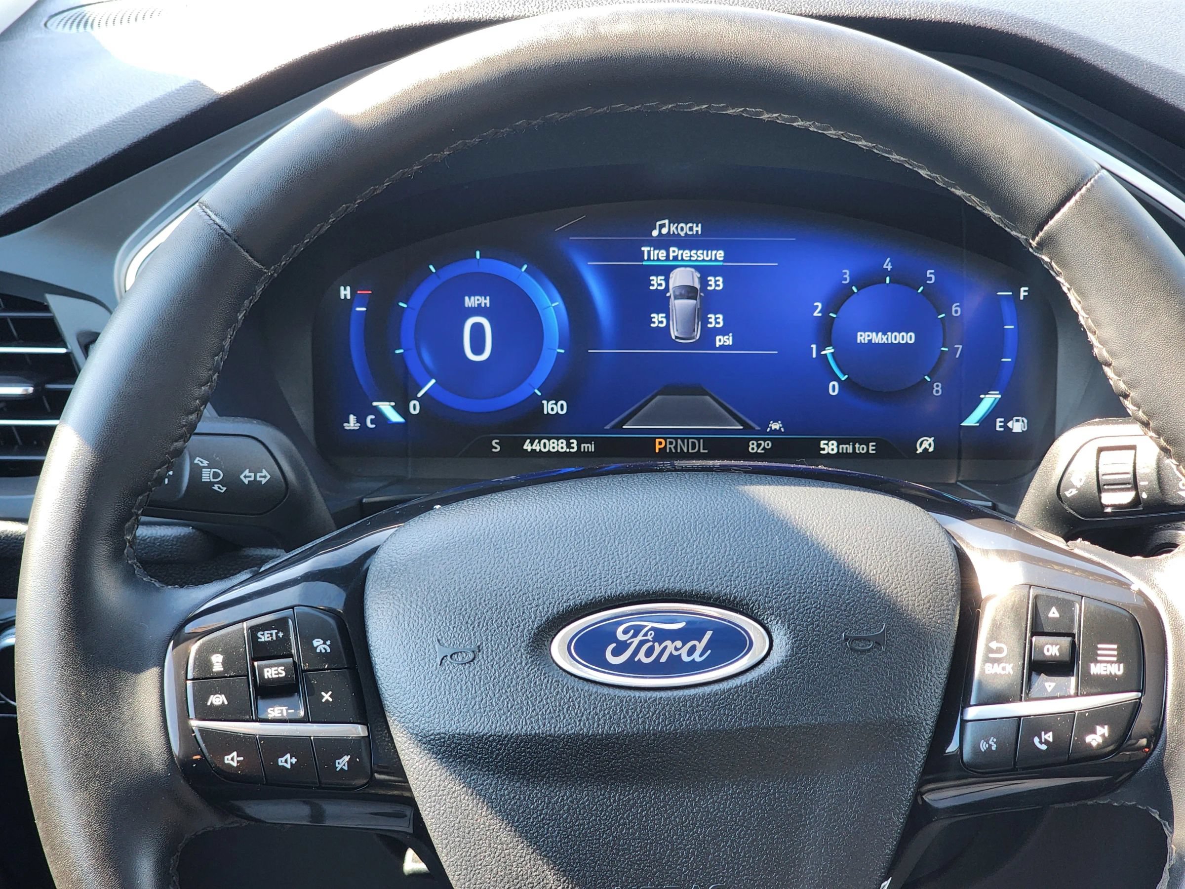 Used 2022 Ford Escape Titanium w/ Class II Trailer Tow Package AWD/4WD image 11