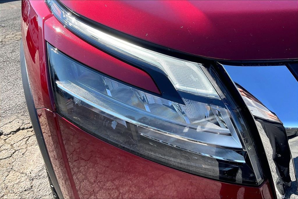 Used 2023 Nissan Pathfinder SL w/ SL Premium Package image 32