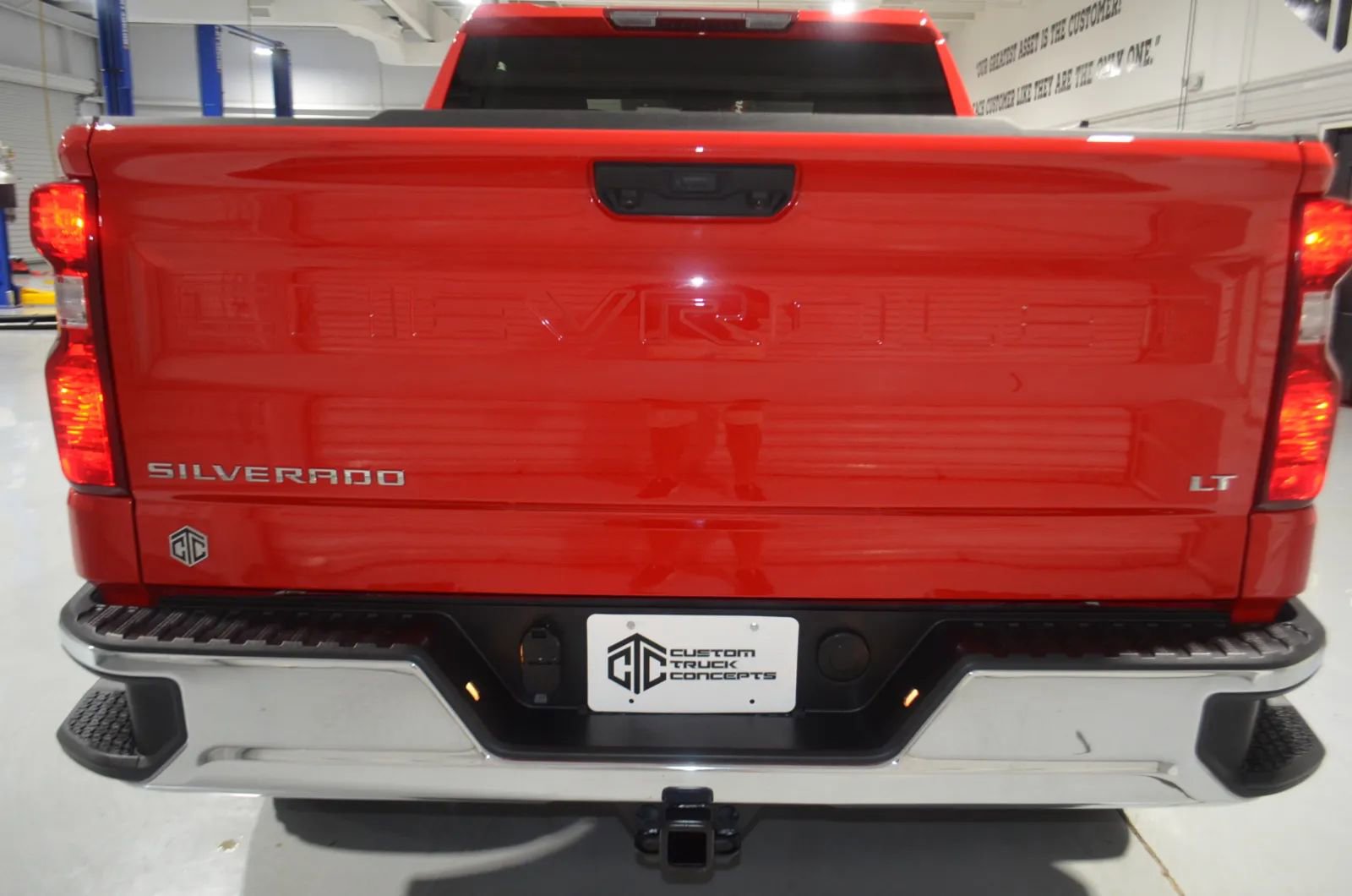 Used 2025 Chevrolet Silverado 1500 LT image 9