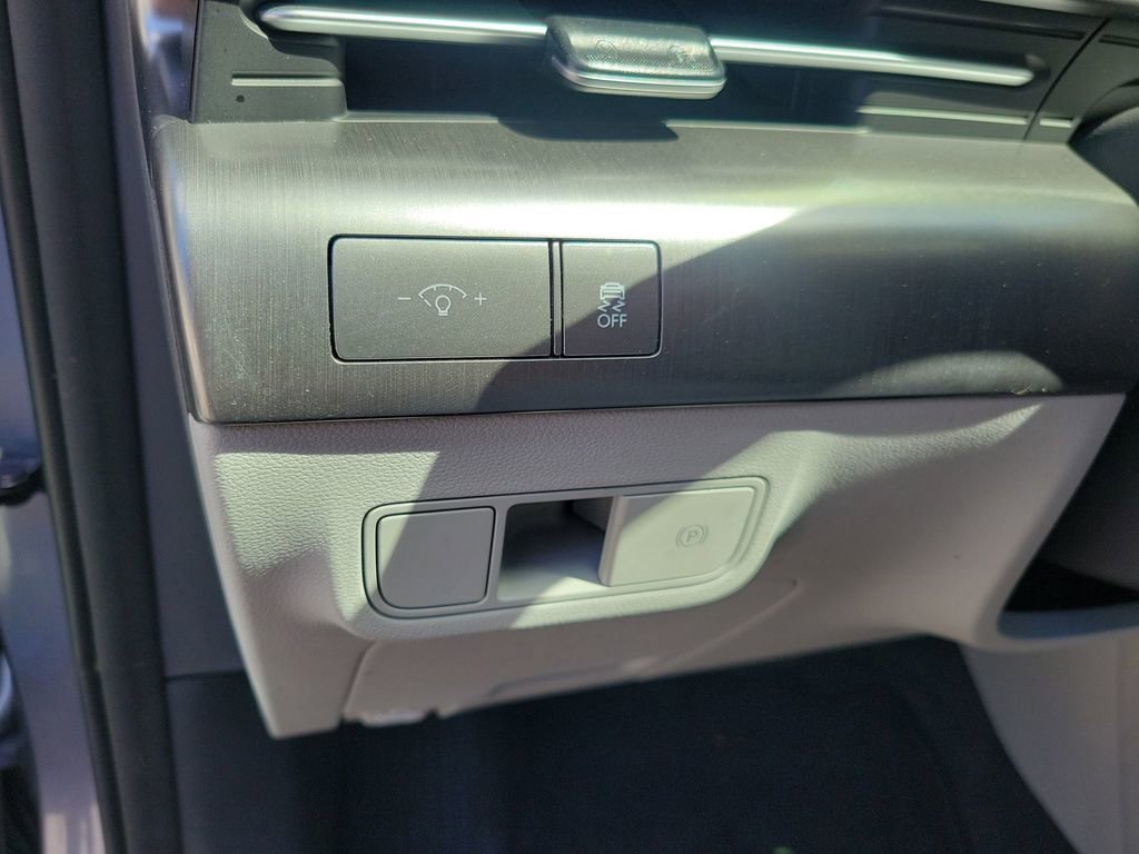 Certified 2024 Hyundai Kona SEL FWD image 24