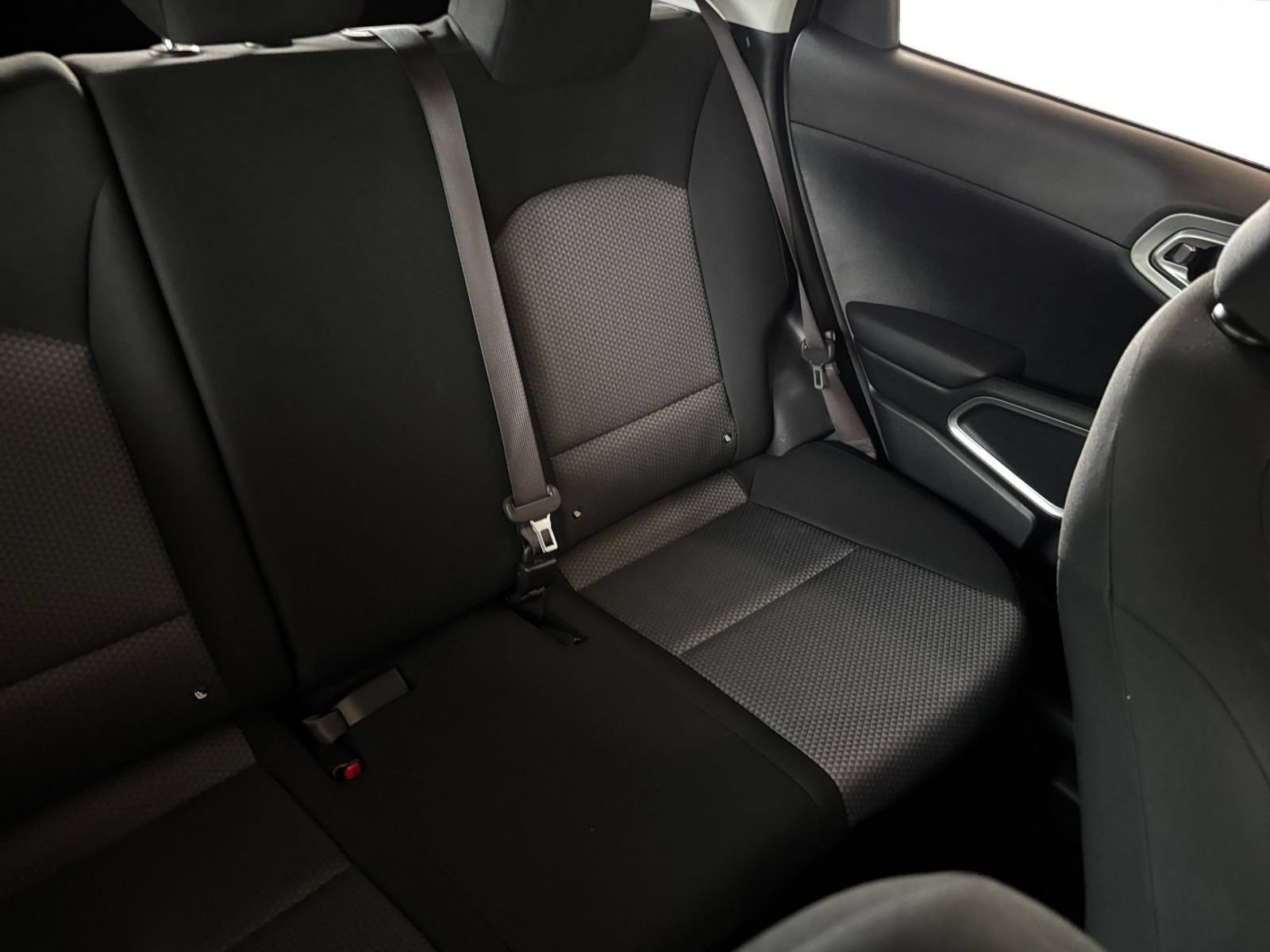 Used 2025 Kia Soul LX w/ LX Technology Package FWD image 34