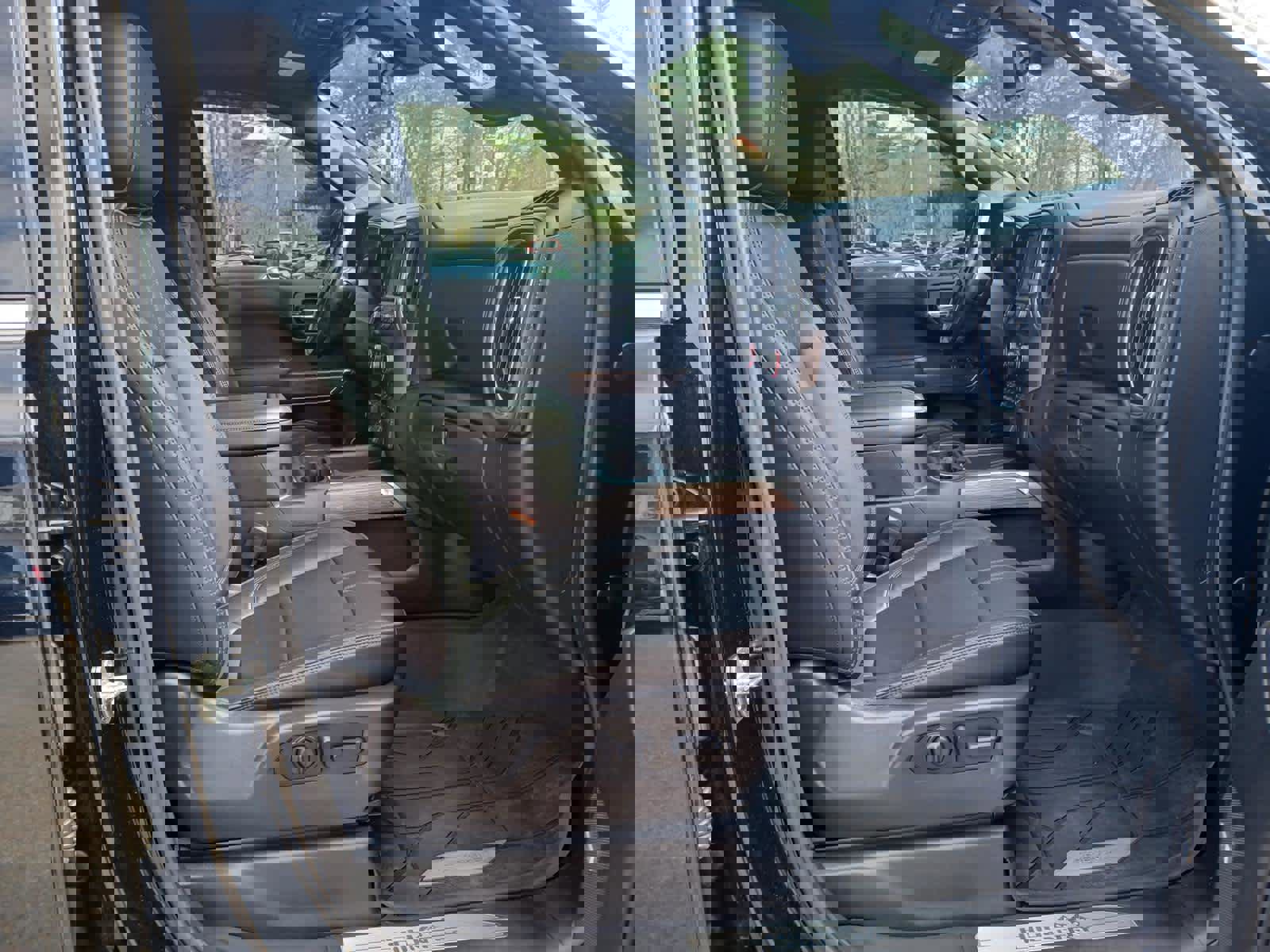 Used 2019 Chevrolet Silverado 1500 High Country w/ Technology Package image 23