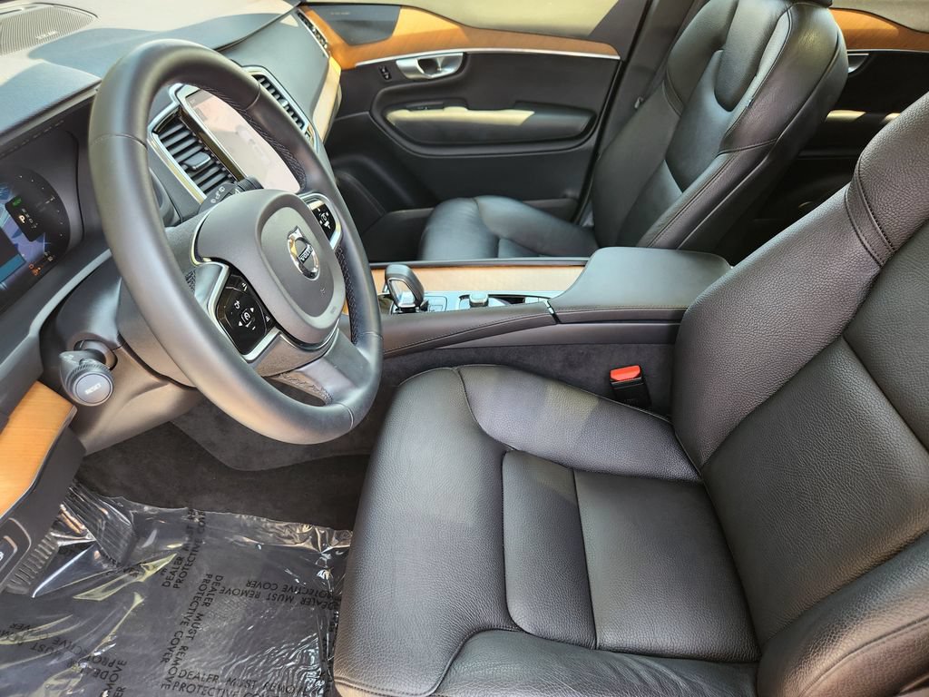 Used 2023 Volvo XC90 T8 Plus w/ Protection Package AWD/4WD image 4