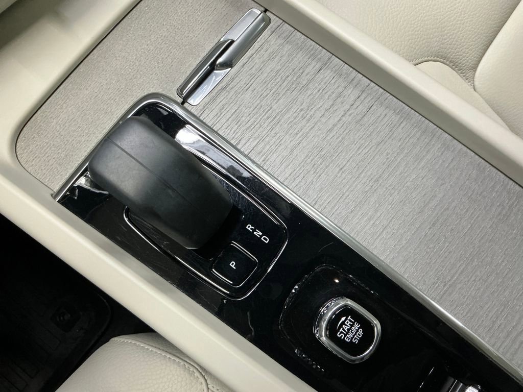 Used 2023 Volvo XC60 B5 Plus w/ Climate Package image 25