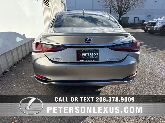Used 2019 Lexus ES 300h w/ Luxury Package image 4