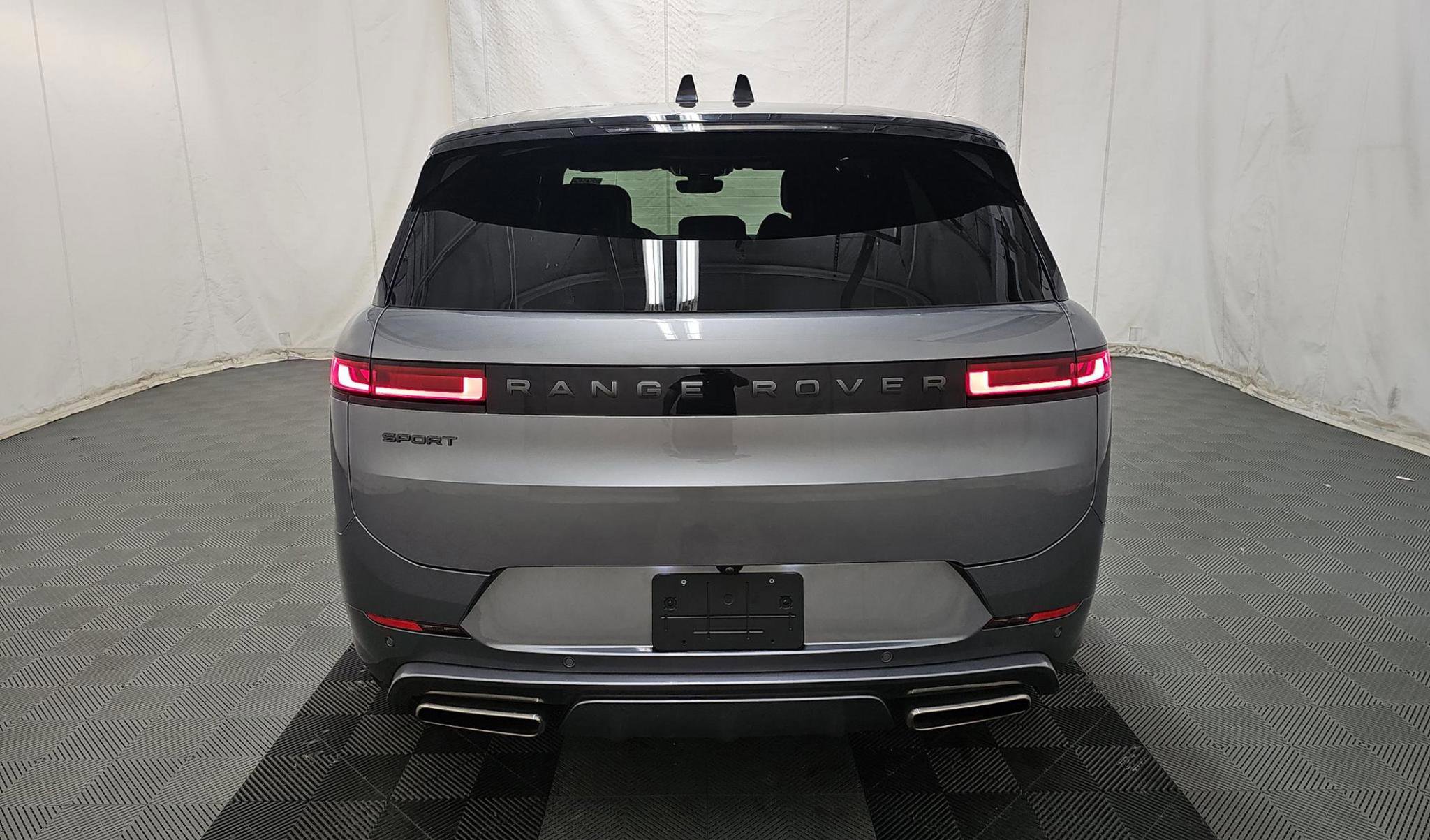 Used 2024 Land Rover Range Rover Sport Dynamic SE image 6