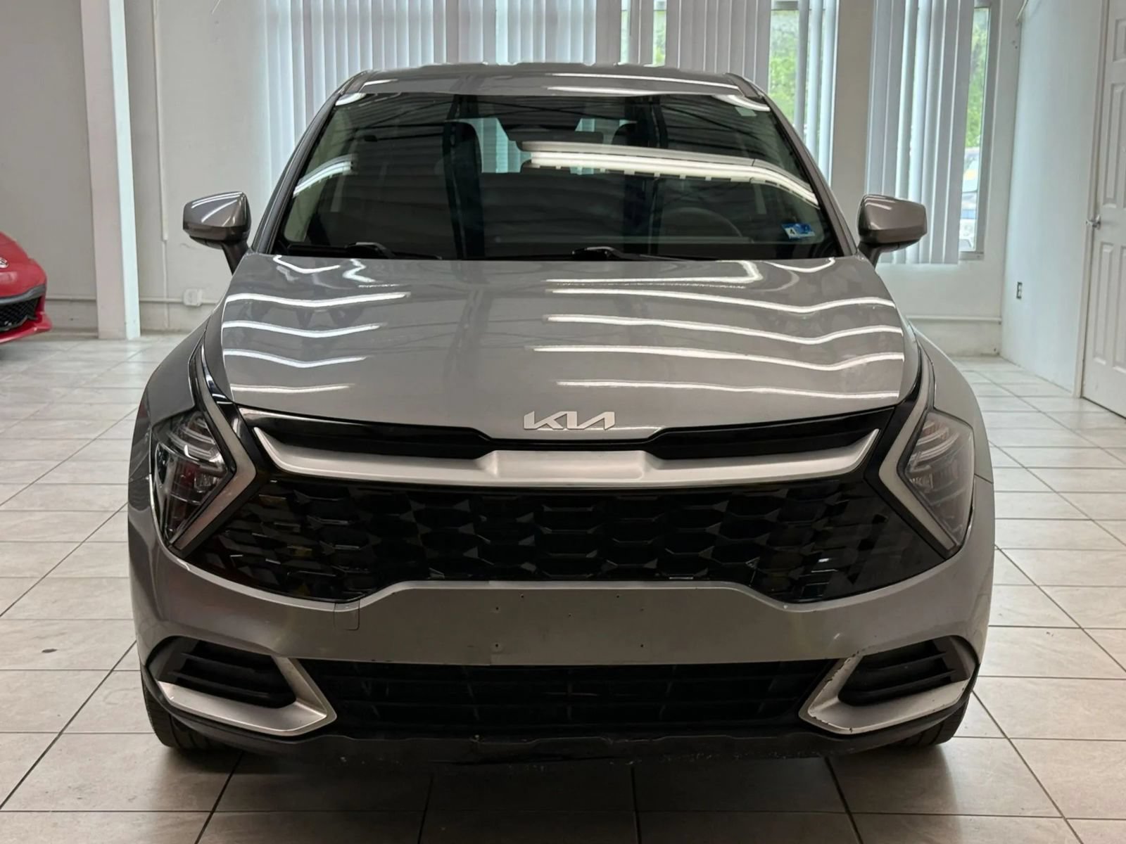 Used 2023 Kia Sportage LX FWD image 2