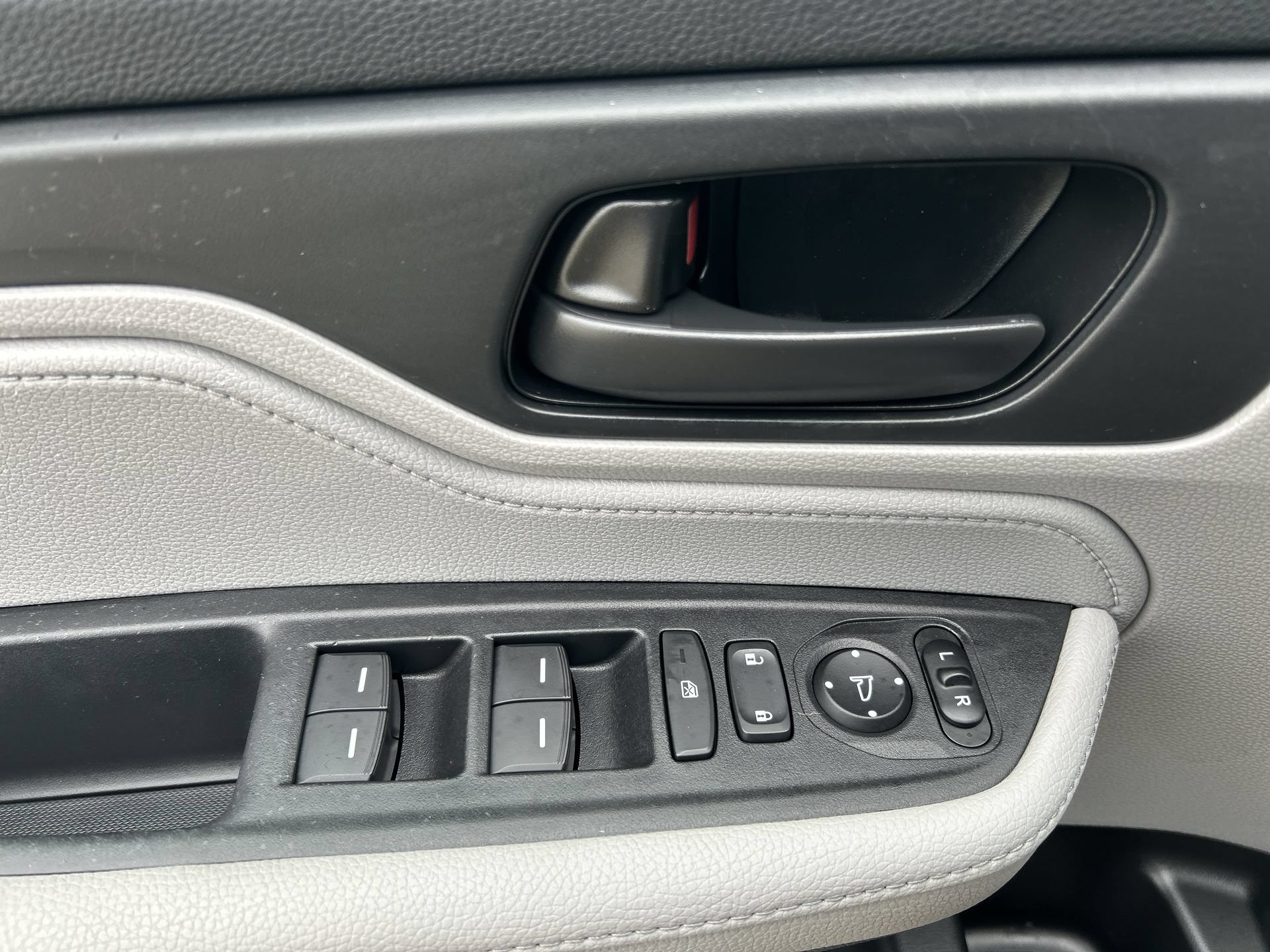 Certified 2023 Honda Odyssey EX image 15