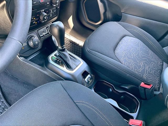 Used 2023 Jeep Renegade Latitude AWD/4WD image 20