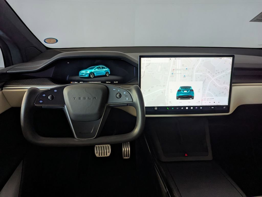 Used 2022 Tesla Model X Plaid image 6