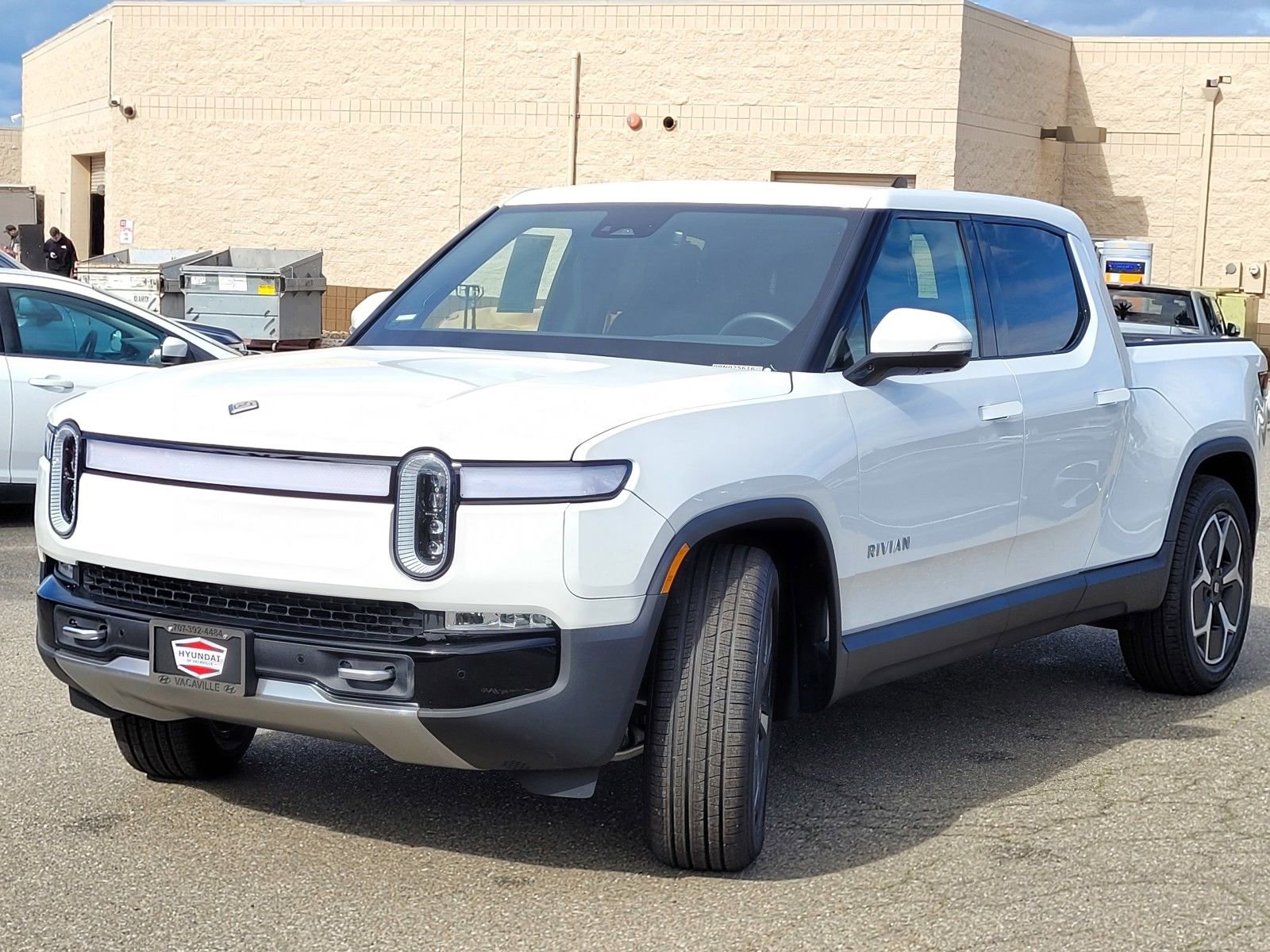 Used 2023 Rivian R1T Adventure image 16