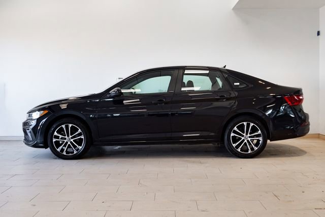 Used 2025 Volkswagen Jetta Sport image 22