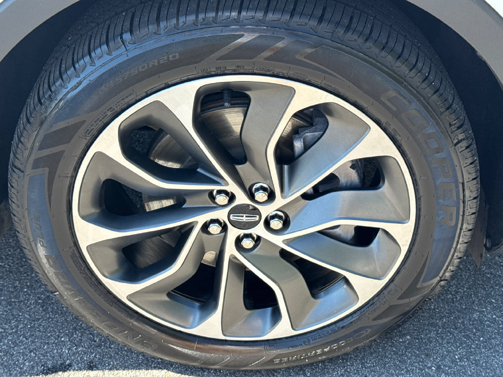 Used 2021 Lincoln Nautilus Reserve w/ Equipment Group 201A AWD/4WD image 12