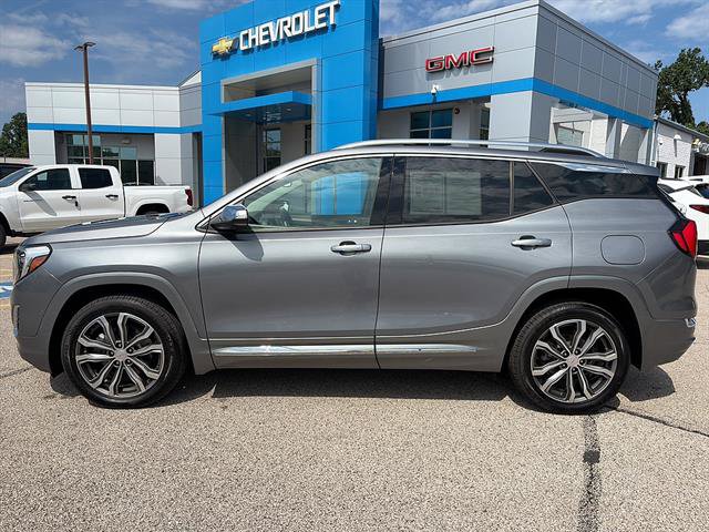 Used 2020 GMC Terrain Denali w/ Denali Premium Package AWD/4WD image 3