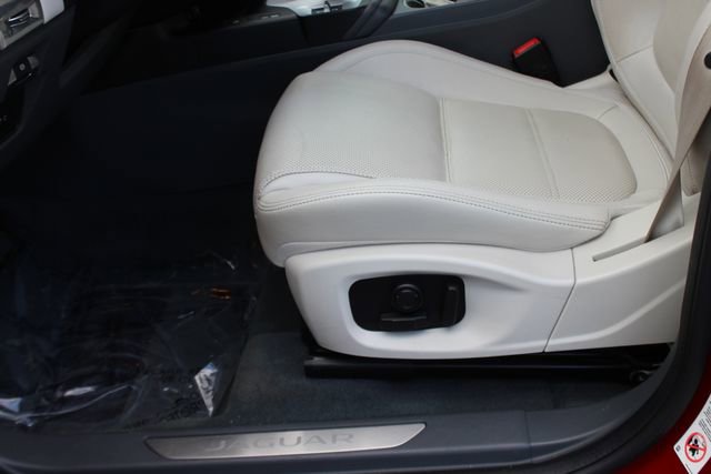 Used 2020 Jaguar E-PACE SE AWD/4WD image 20