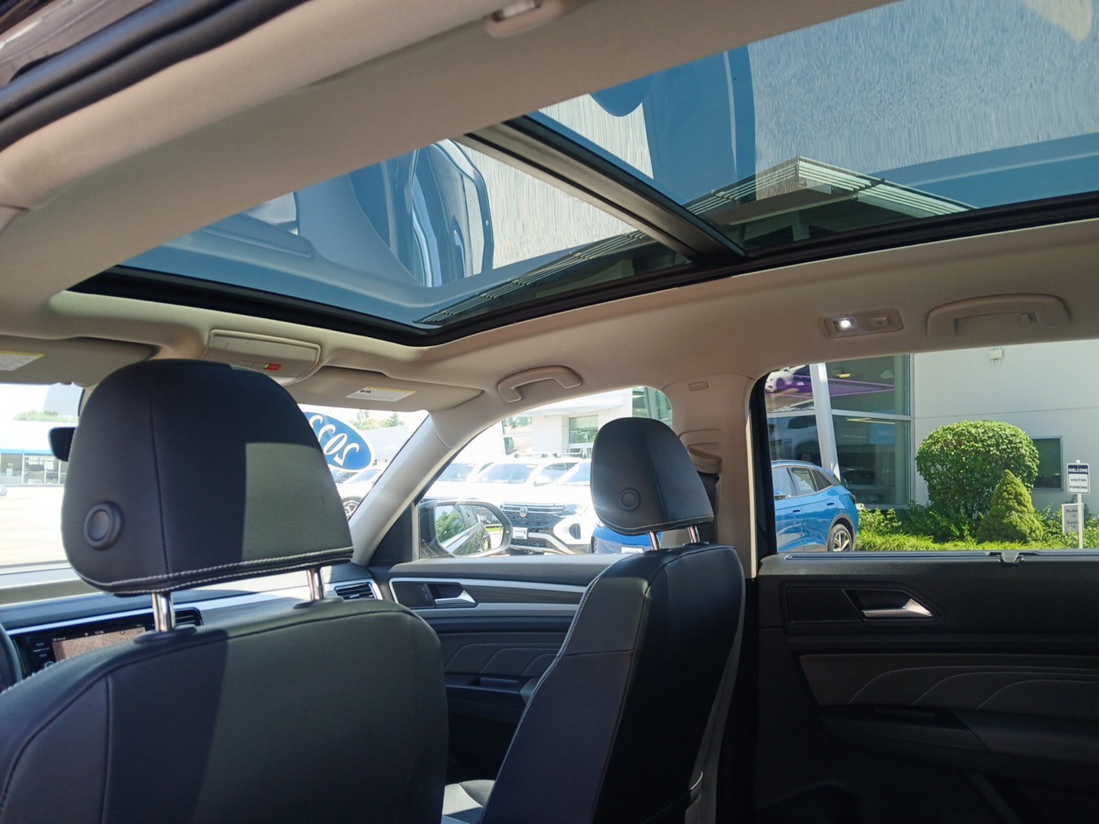 Used 2023 Volkswagen Atlas SEL AWD/4WD image 24