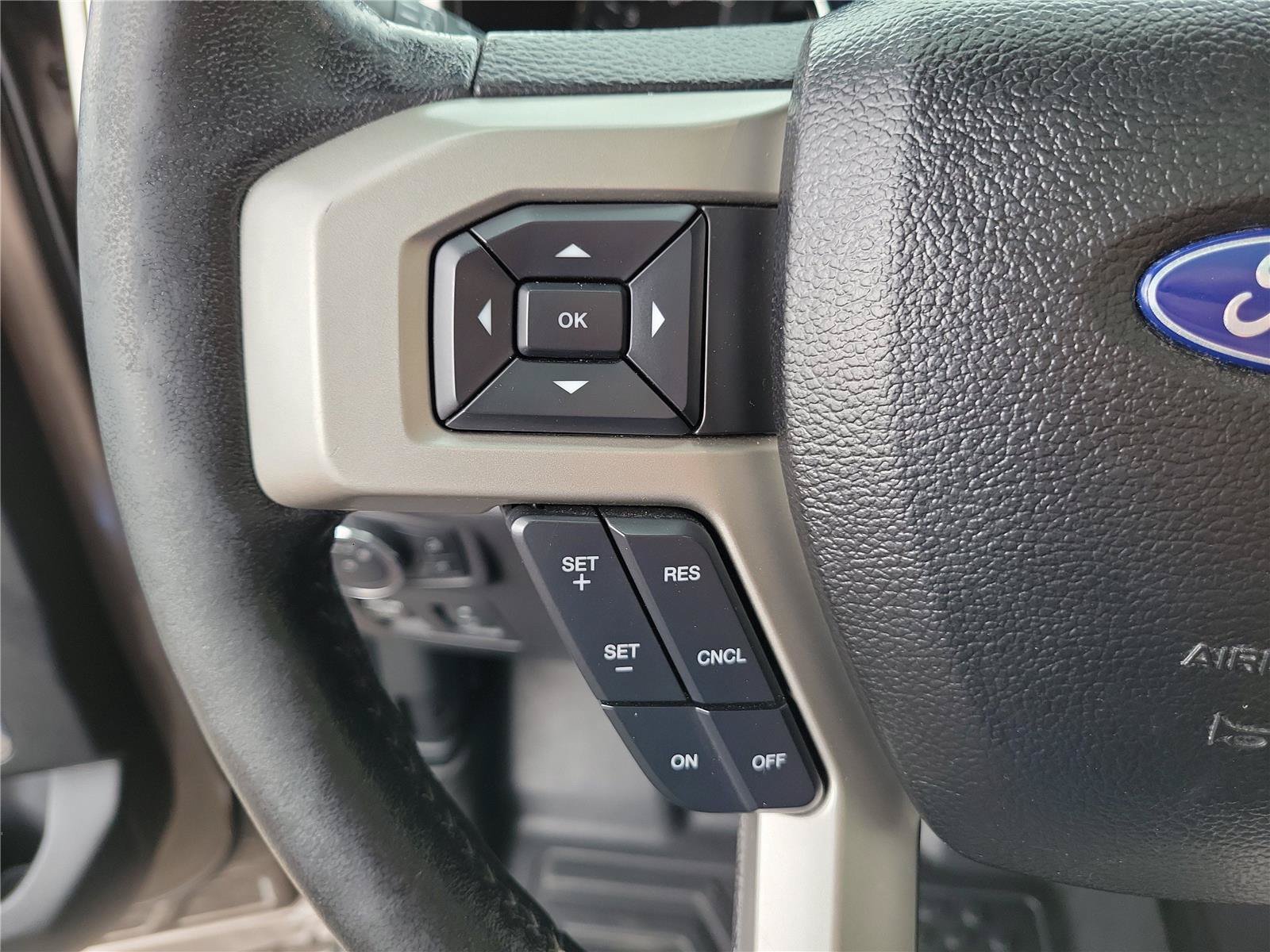 Used 2018 Ford F150 Lariat w/ Equipment Group 502A Luxury AWD/4WD image 23