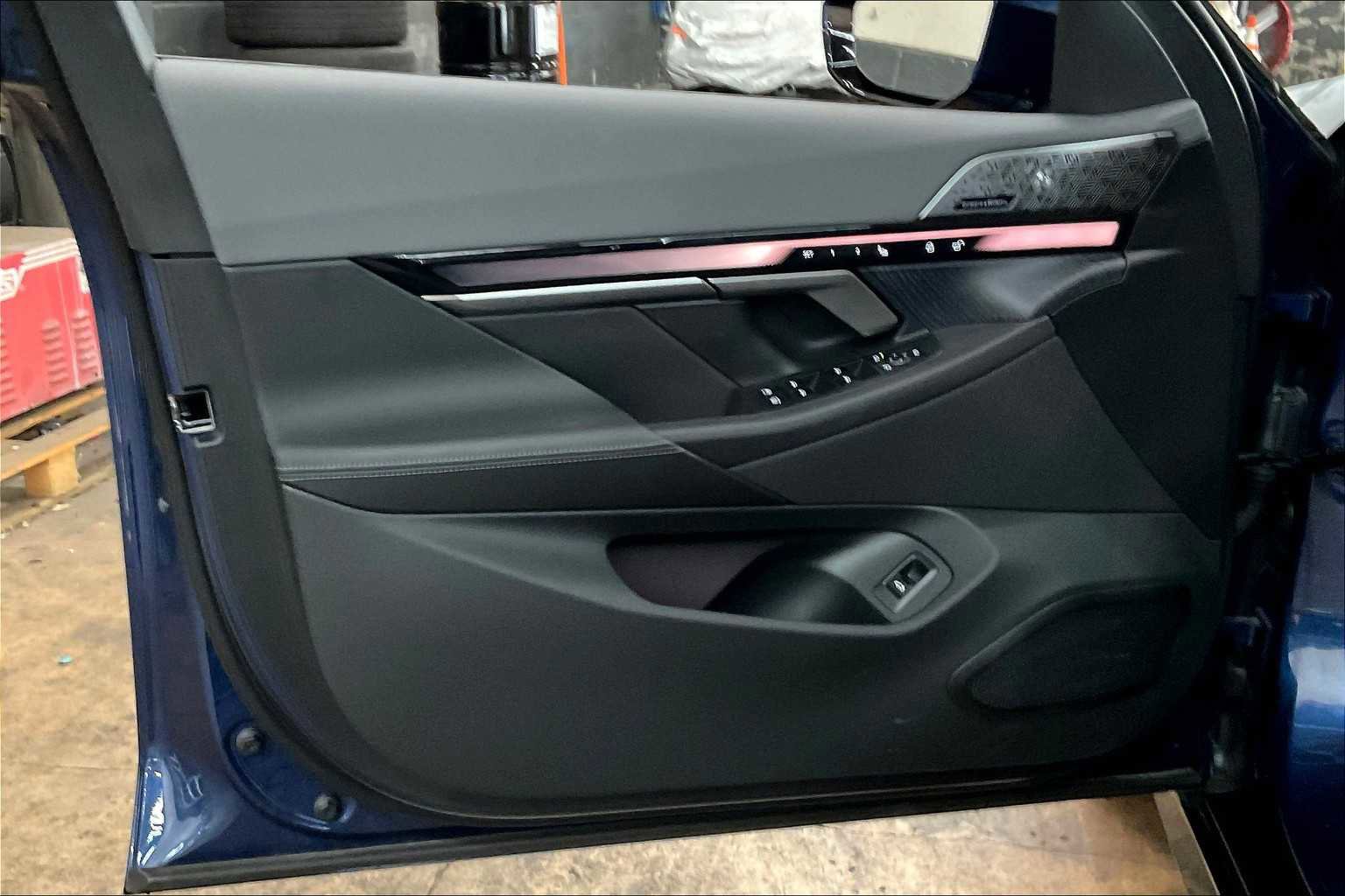 Used 2025 BMW i5 xDrive40 w/ Executive Package image 26