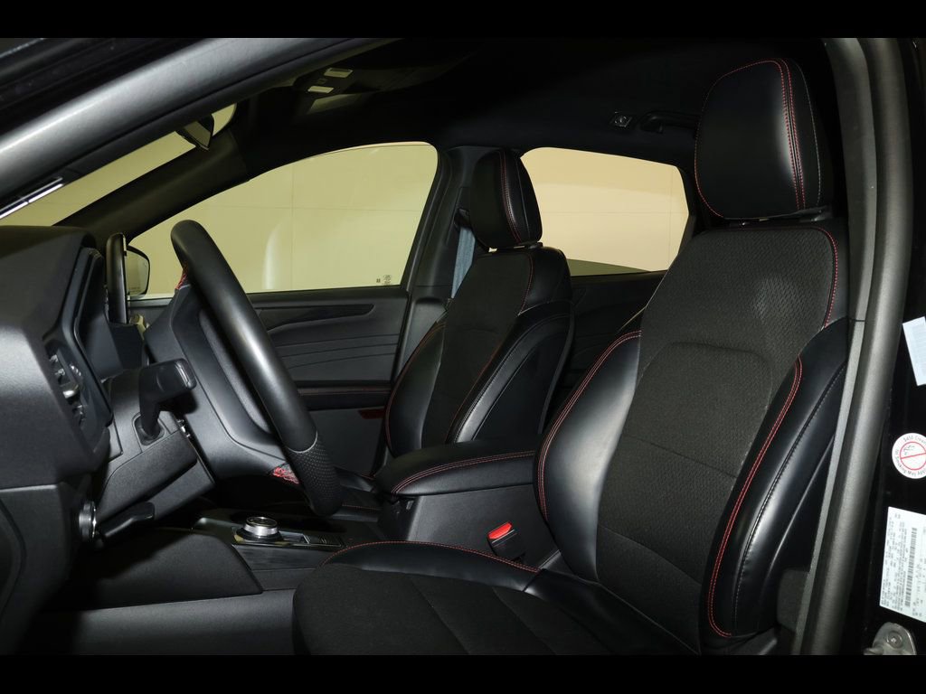 Used 2025 Ford Escape ST-Line FWD image 10