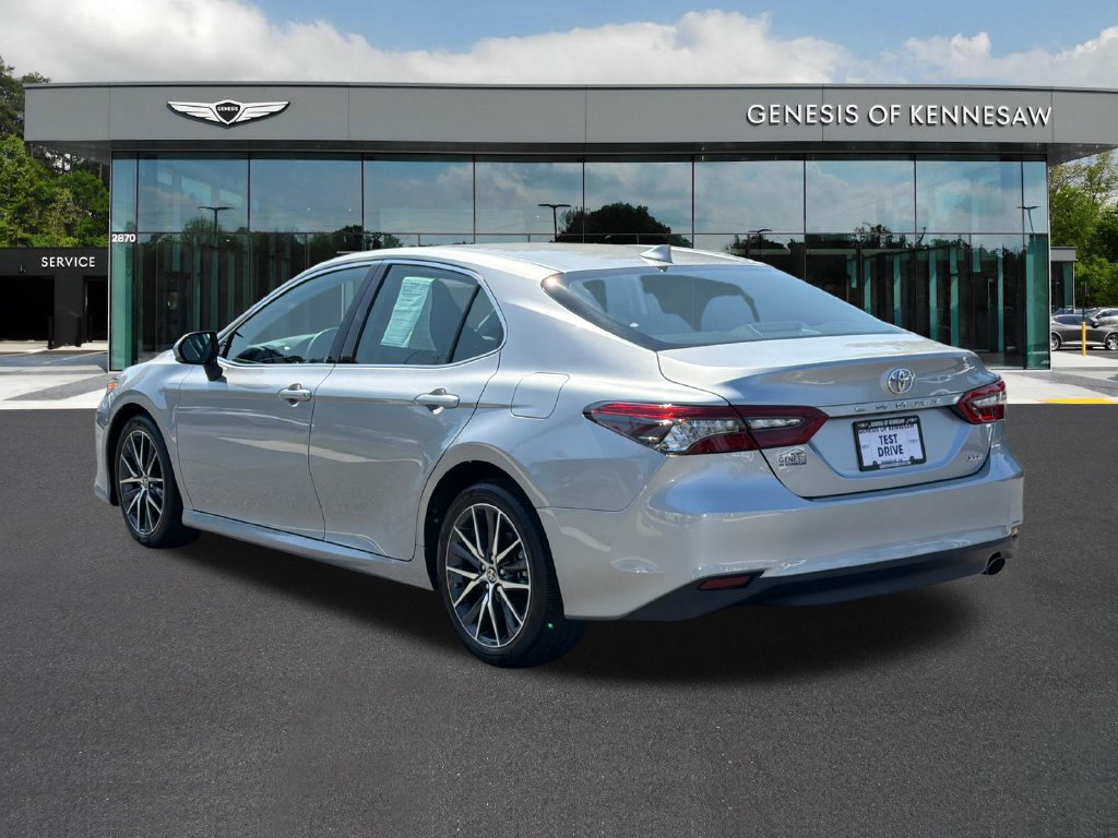 Used 2021 Toyota Camry XLE FWD image 6